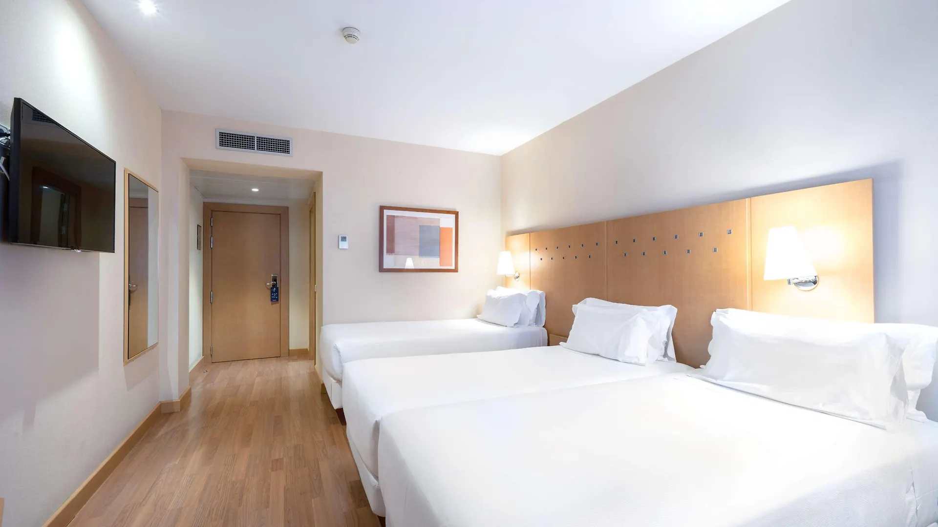 Hotel Catalonia La Maquinista Barcelona 4*,